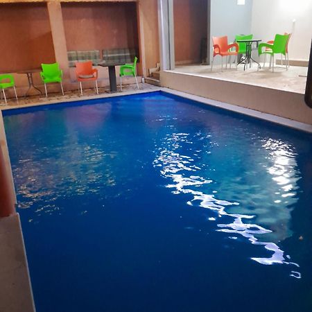 Apple Line Appartments モスタル エクステリア 写真