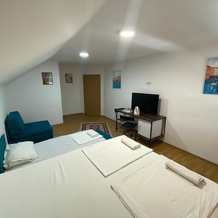 Apple Line Appartments モスタル エクステリア 写真